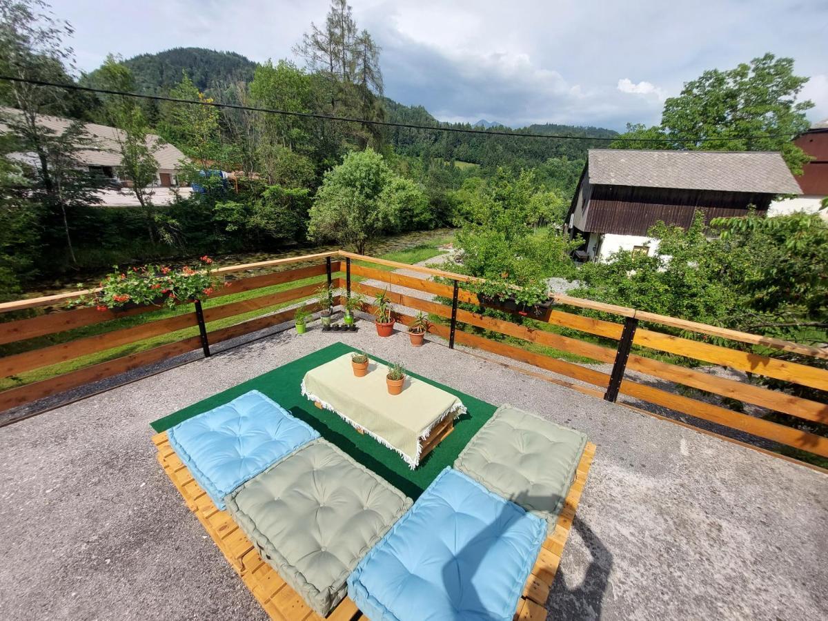 The Riverside Chill Hostel Блед Экстерьер фото