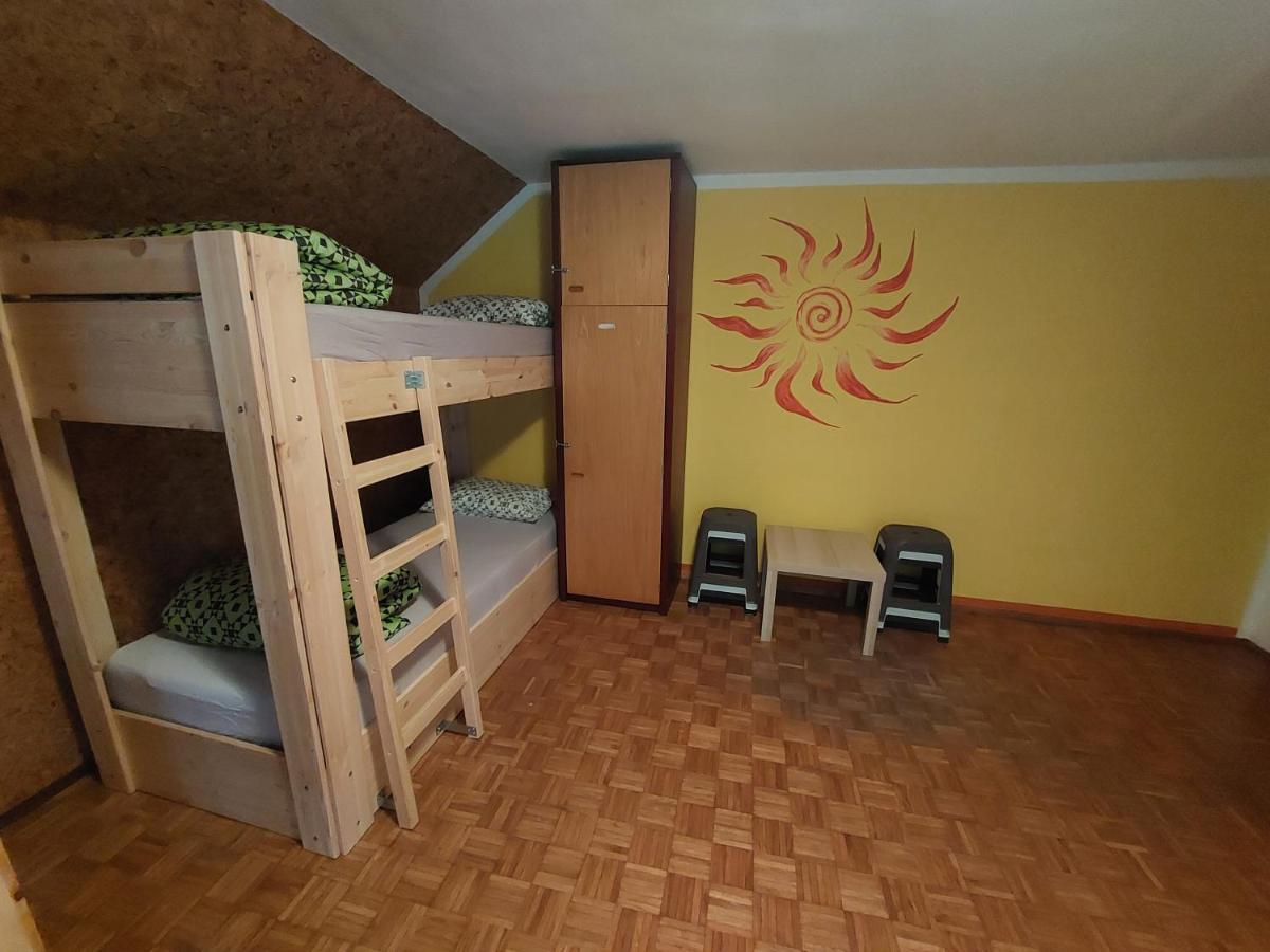 The Riverside Chill Hostel Блед Экстерьер фото