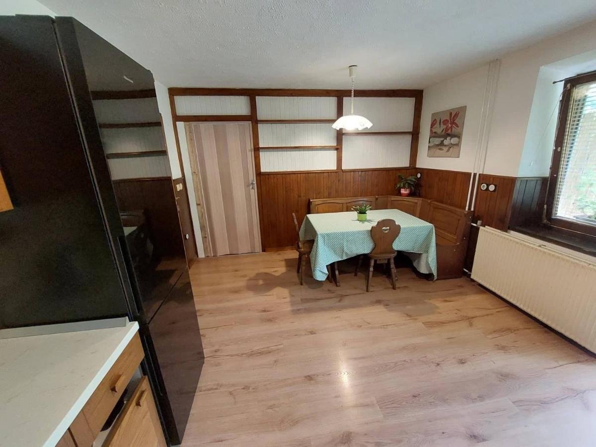The Riverside Chill Hostel Блед Экстерьер фото