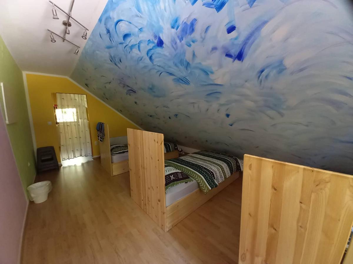 The Riverside Chill Hostel Блед Экстерьер фото