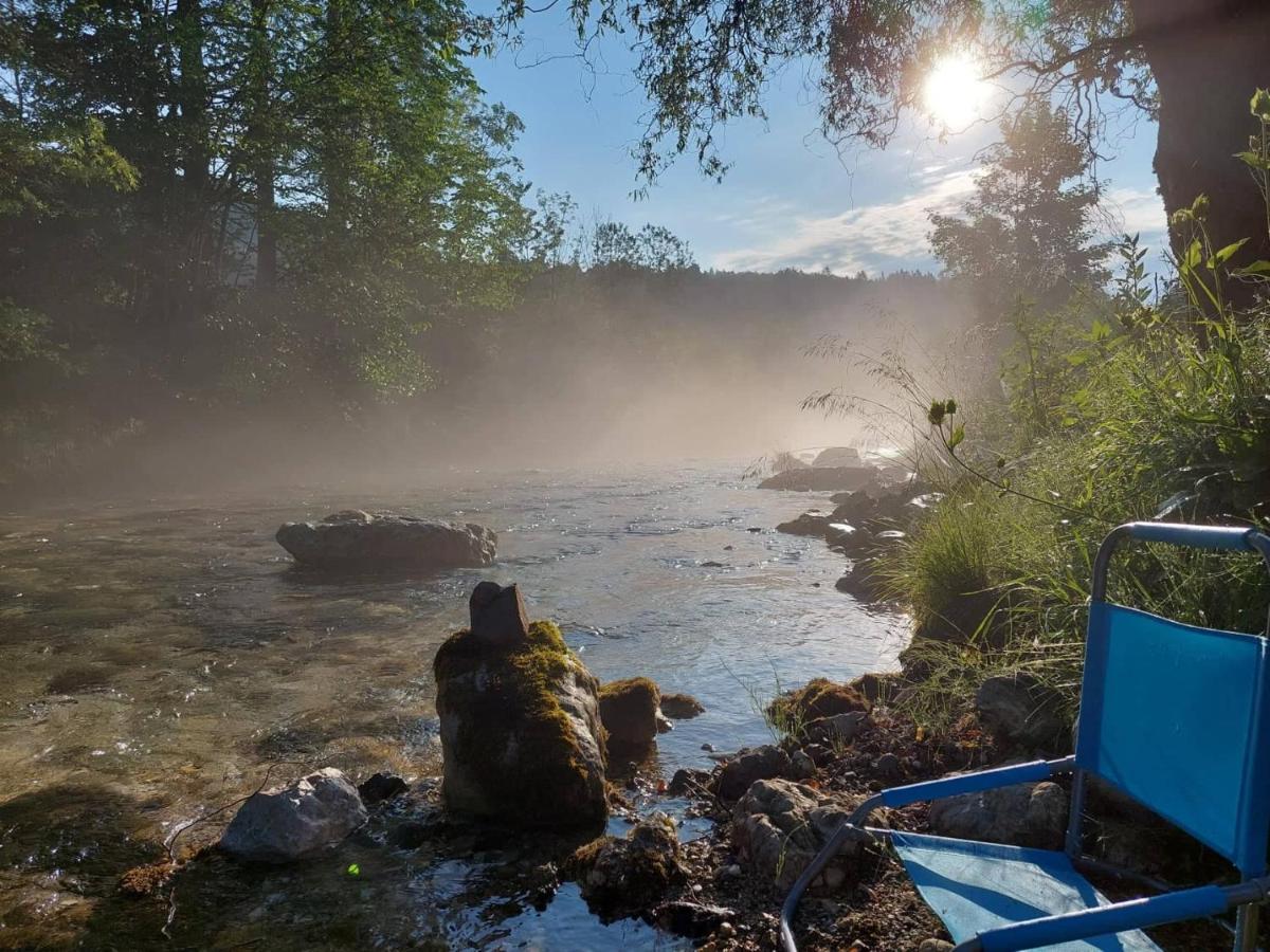 The Riverside Chill Hostel Блед Экстерьер фото