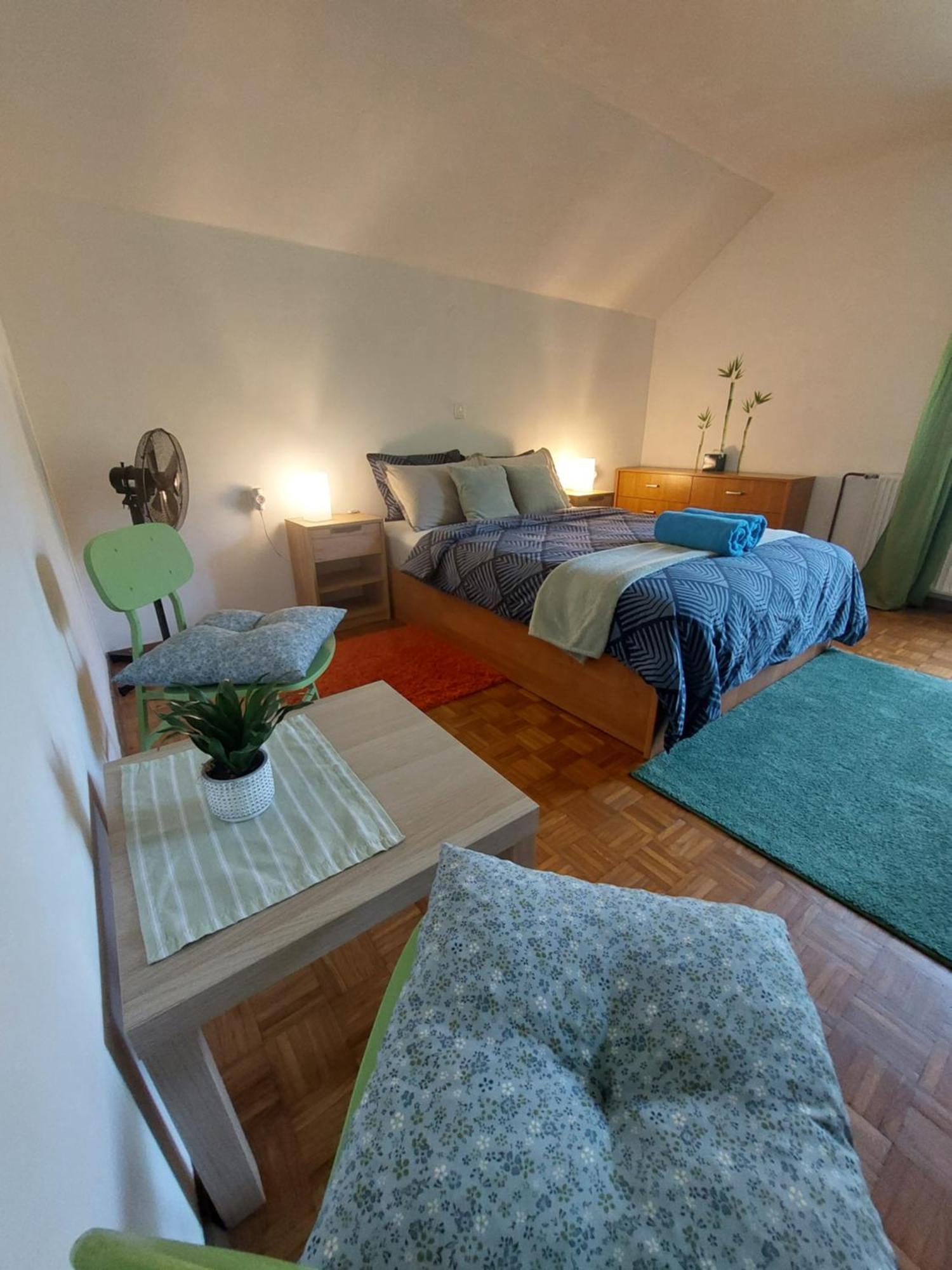The Riverside Chill Hostel Блед Экстерьер фото